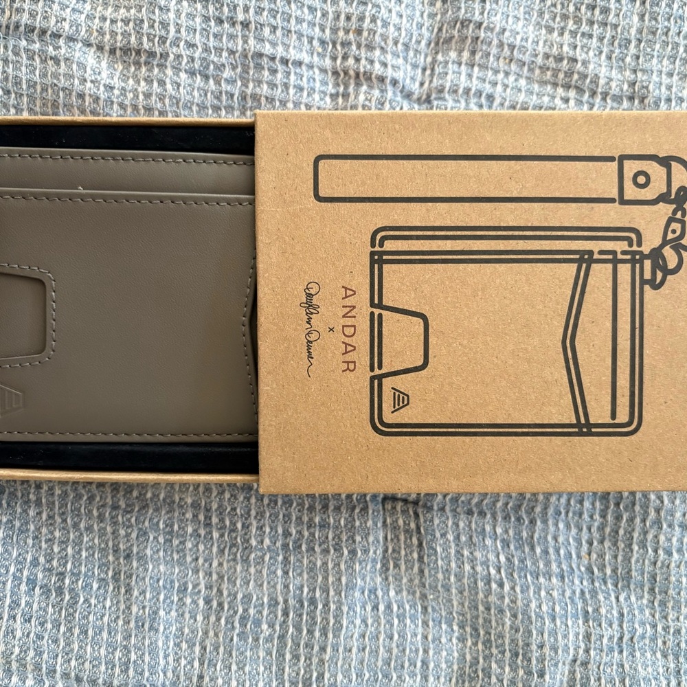 Andar denner wallet in mocha
